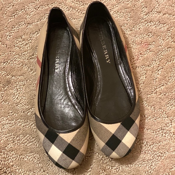 Shoes - Burberry Flats Size 7